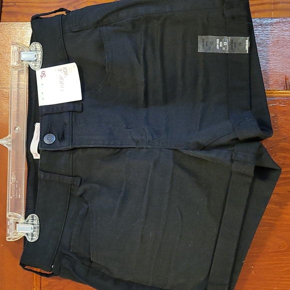 🆕️ SO Juniors Low Rise Favorite Midi Jean Shorts Size 13 - Picture 2 of 6
